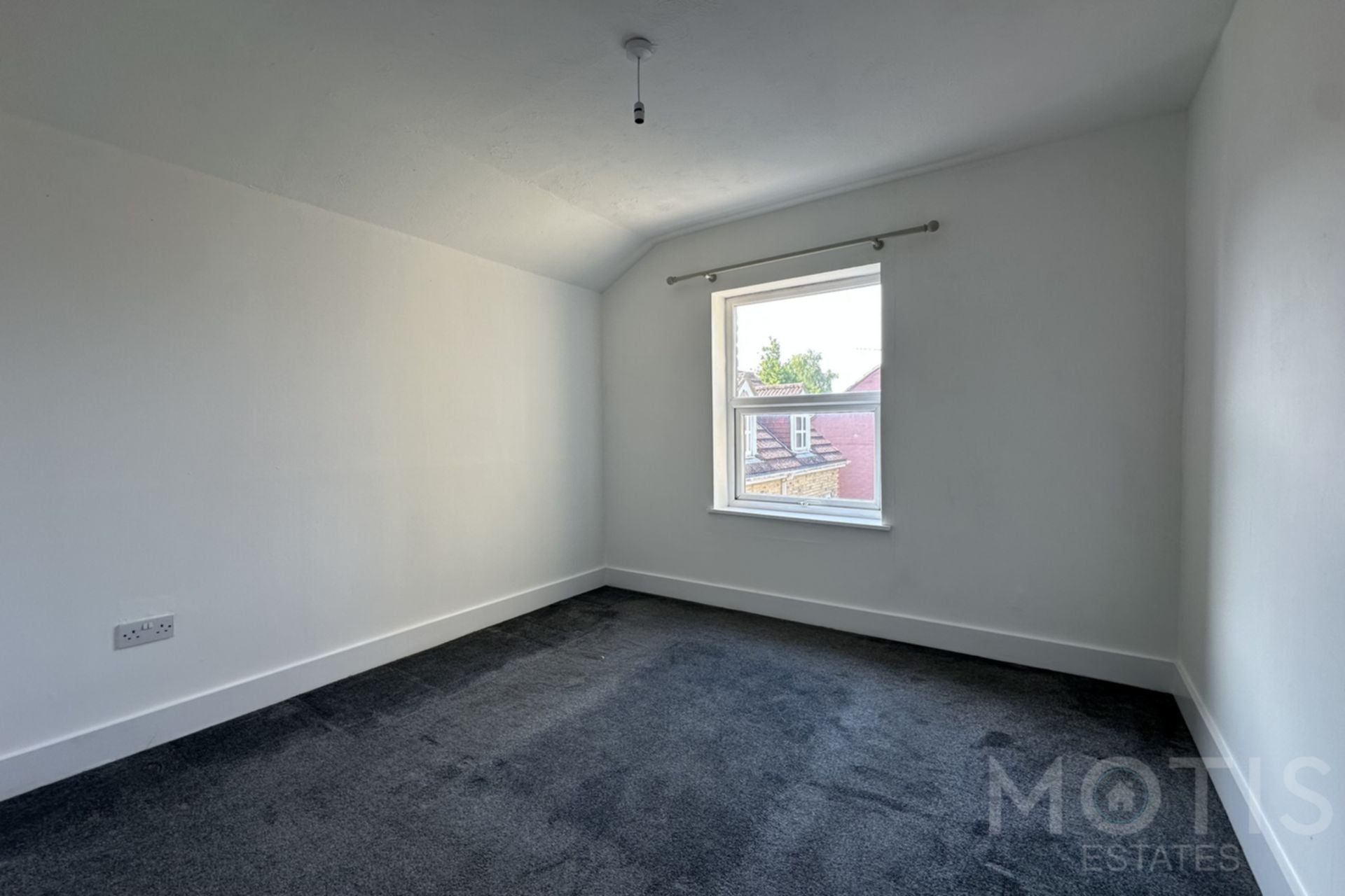 Flat Cheriton Road in Folkestone and Hythe District