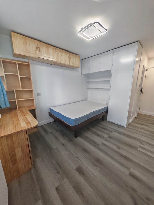 Flat Swedenborg Gardens in Greater London