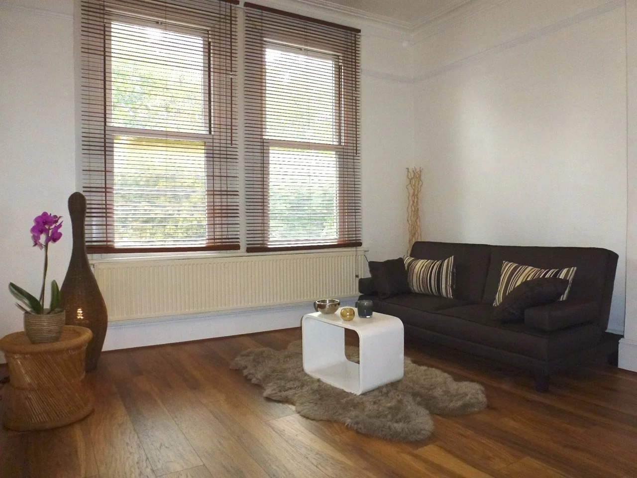 Flat Christchurch Road in Greater London