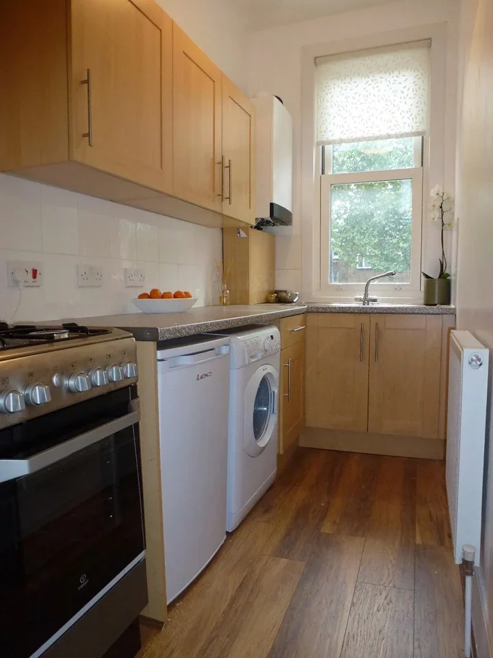 Flat Christchurch Road in Greater London