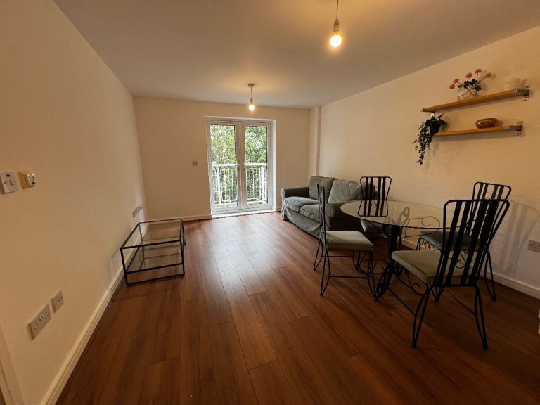 Flat Overstone Court in Cardiff