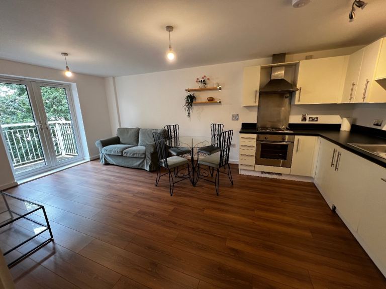 Flat Overstone Court in Cardiff