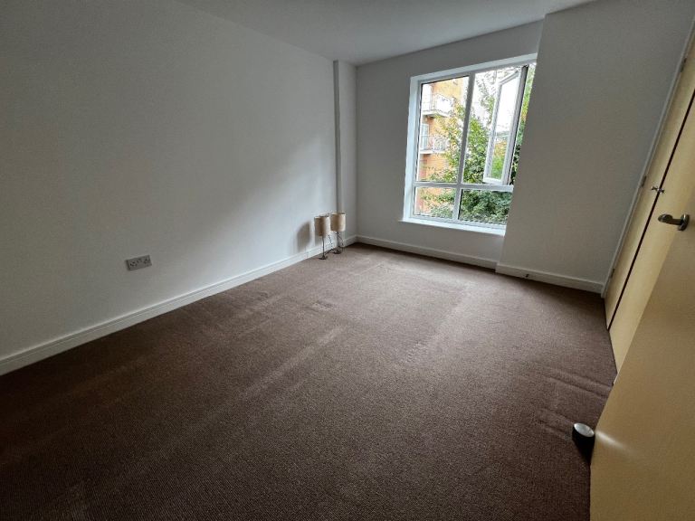 Flat Overstone Court in Cardiff