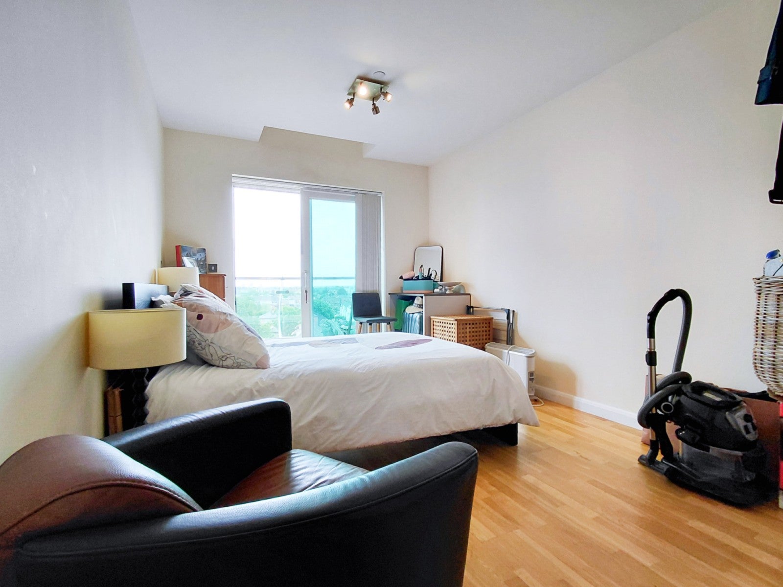 Flat Uxbridge Road in Greater London