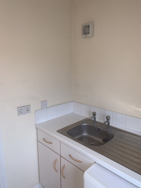 Flat Addington Way in Sandwell