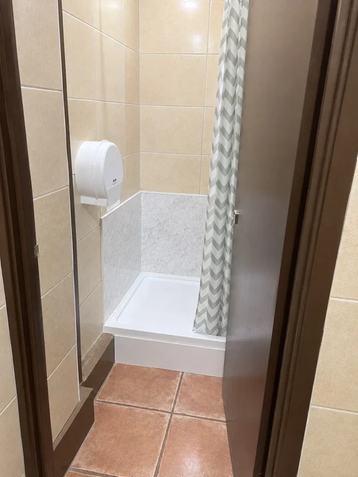 Room High Road Leytonstone in Greater London