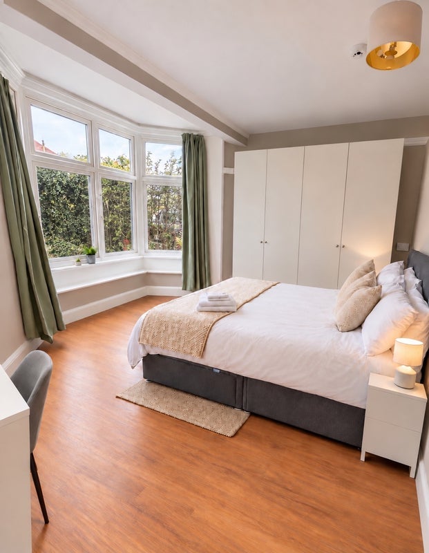 Room Bournemouth Road in Poole