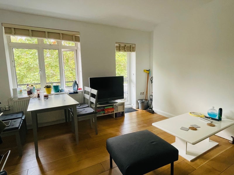 Room Trouville Road in Greater London