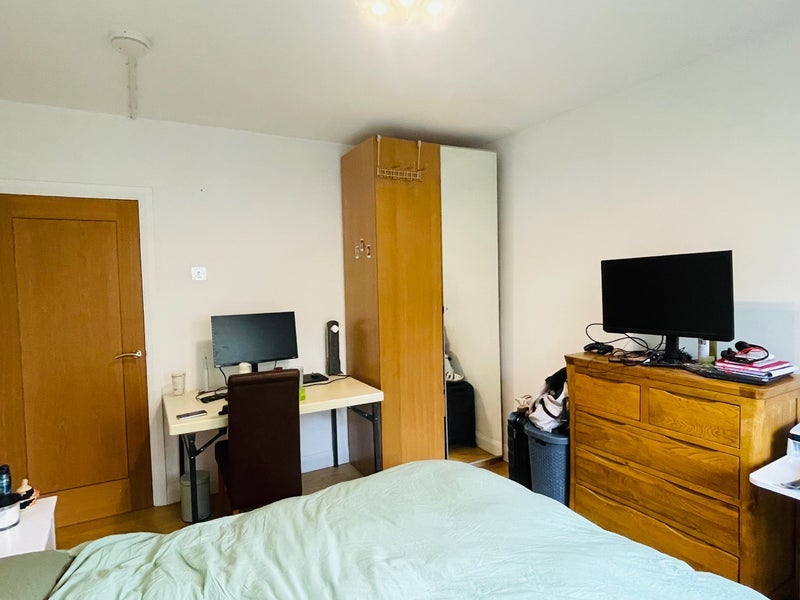 Room Trouville Road in Greater London