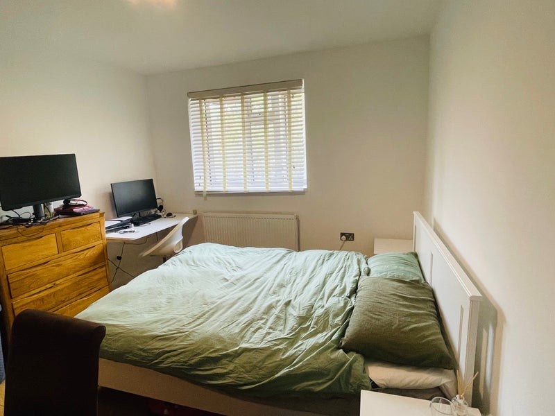 Room Trouville Road in Greater London