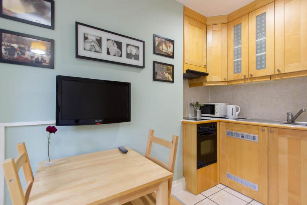 Flat Claverton Street in City of Westminster