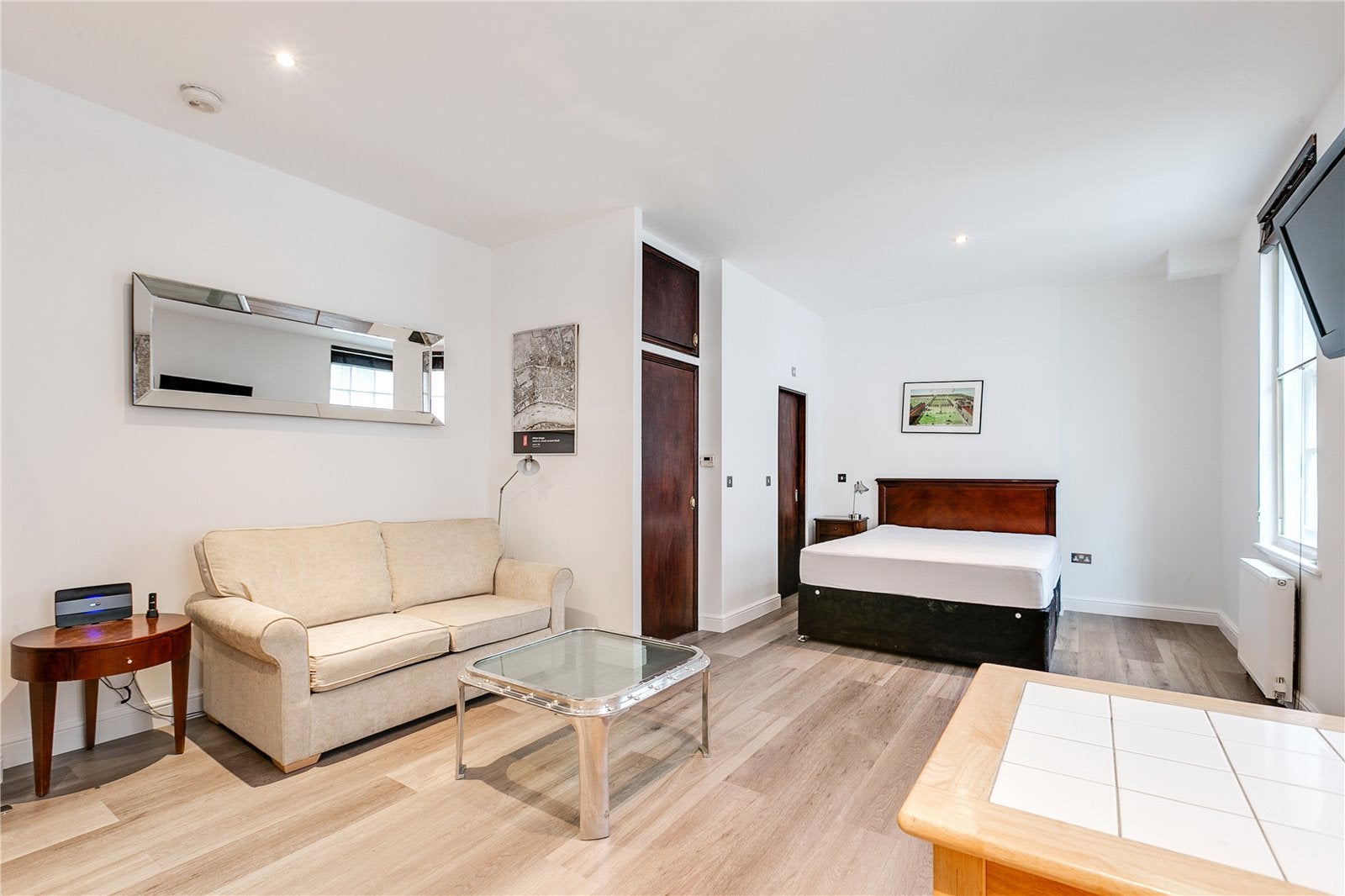 Flat Twyford Place in Greater London