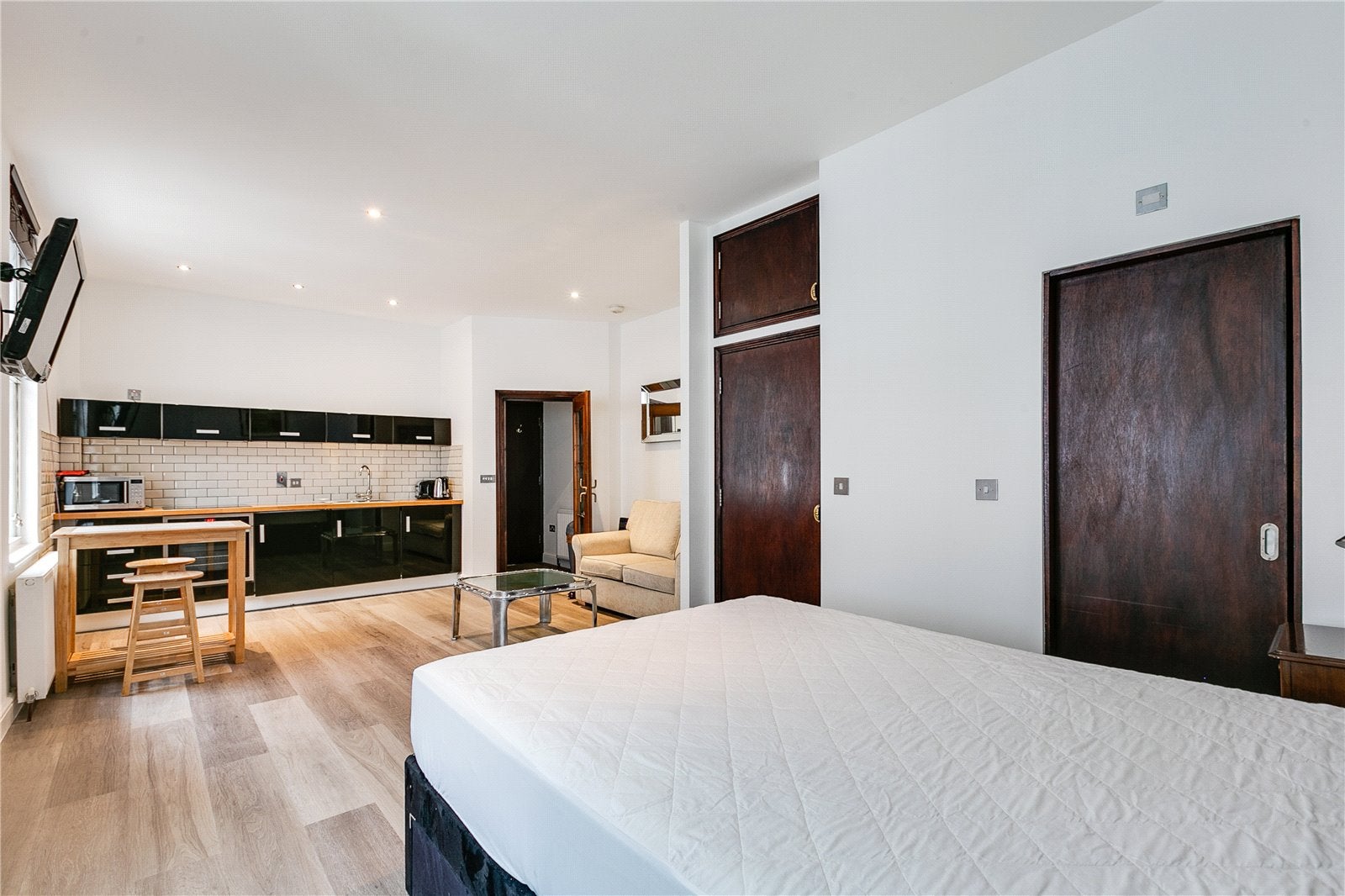 Flat Twyford Place in Greater London