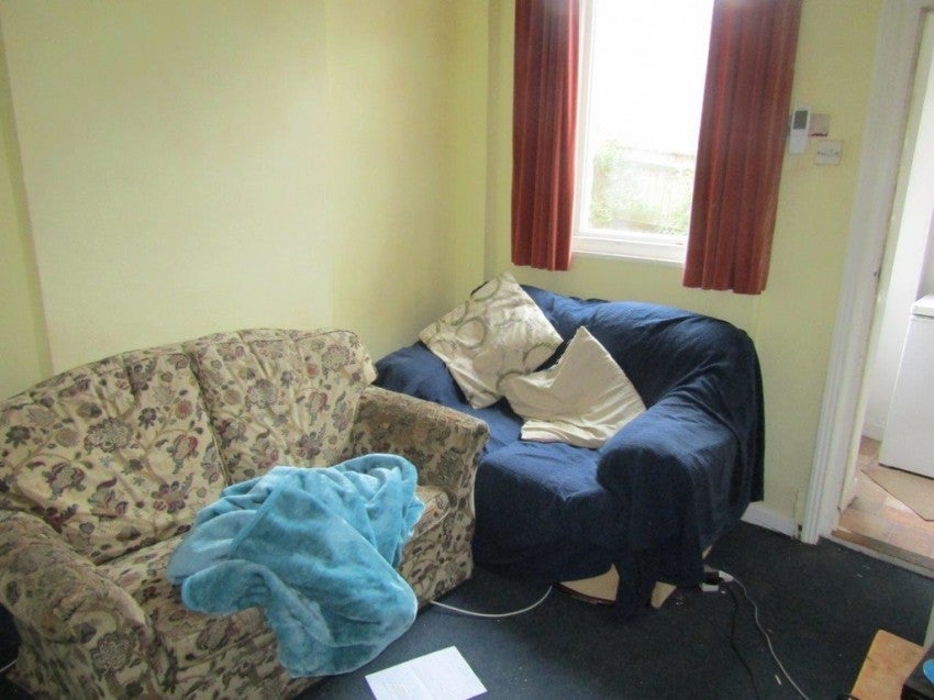 Flat Highfield Lane in Southampton