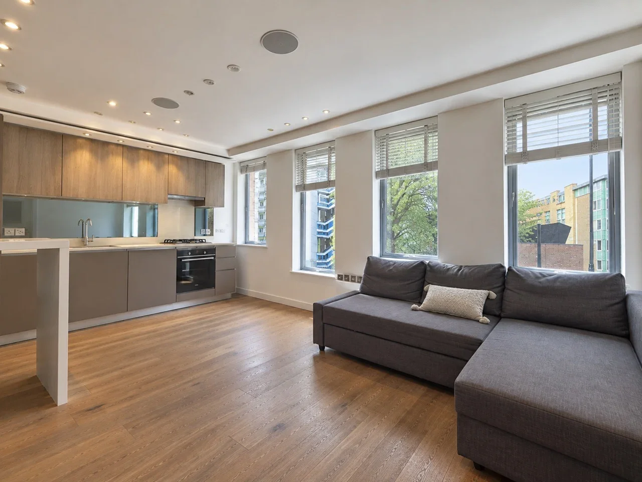 Flat Pentonville Road in Greater London