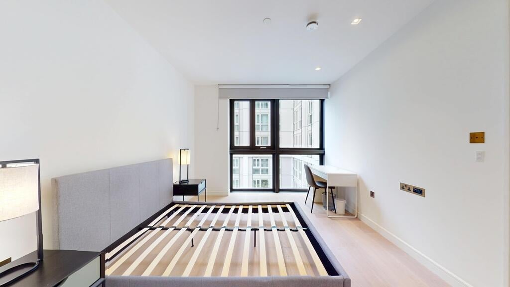 Flat Houghton Street in City of Westminster