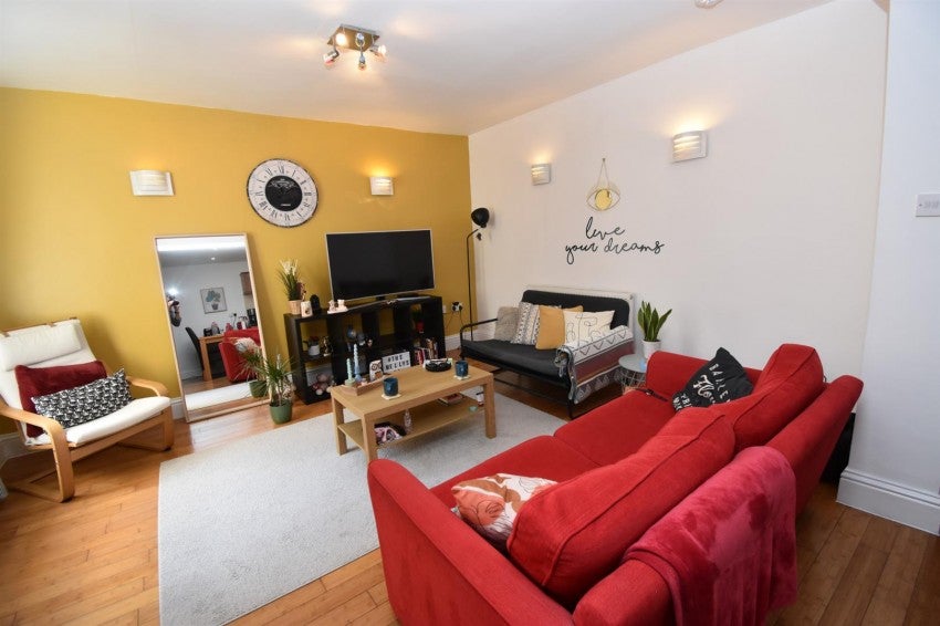 Flat Grove Street in Royal Leamington Spa