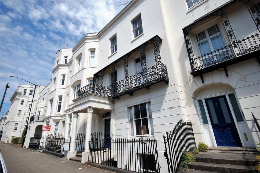 Flat Grove Street in Royal Leamington Spa