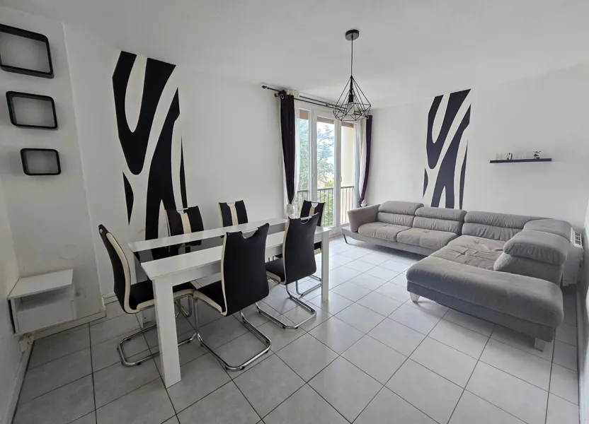 Flat Allée de Touraine in Salon-de-Provence