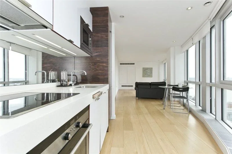 Flat Fairmont Avenue in Greater London