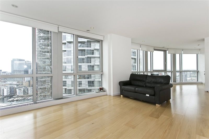 Flat Fairmont Avenue in Greater London