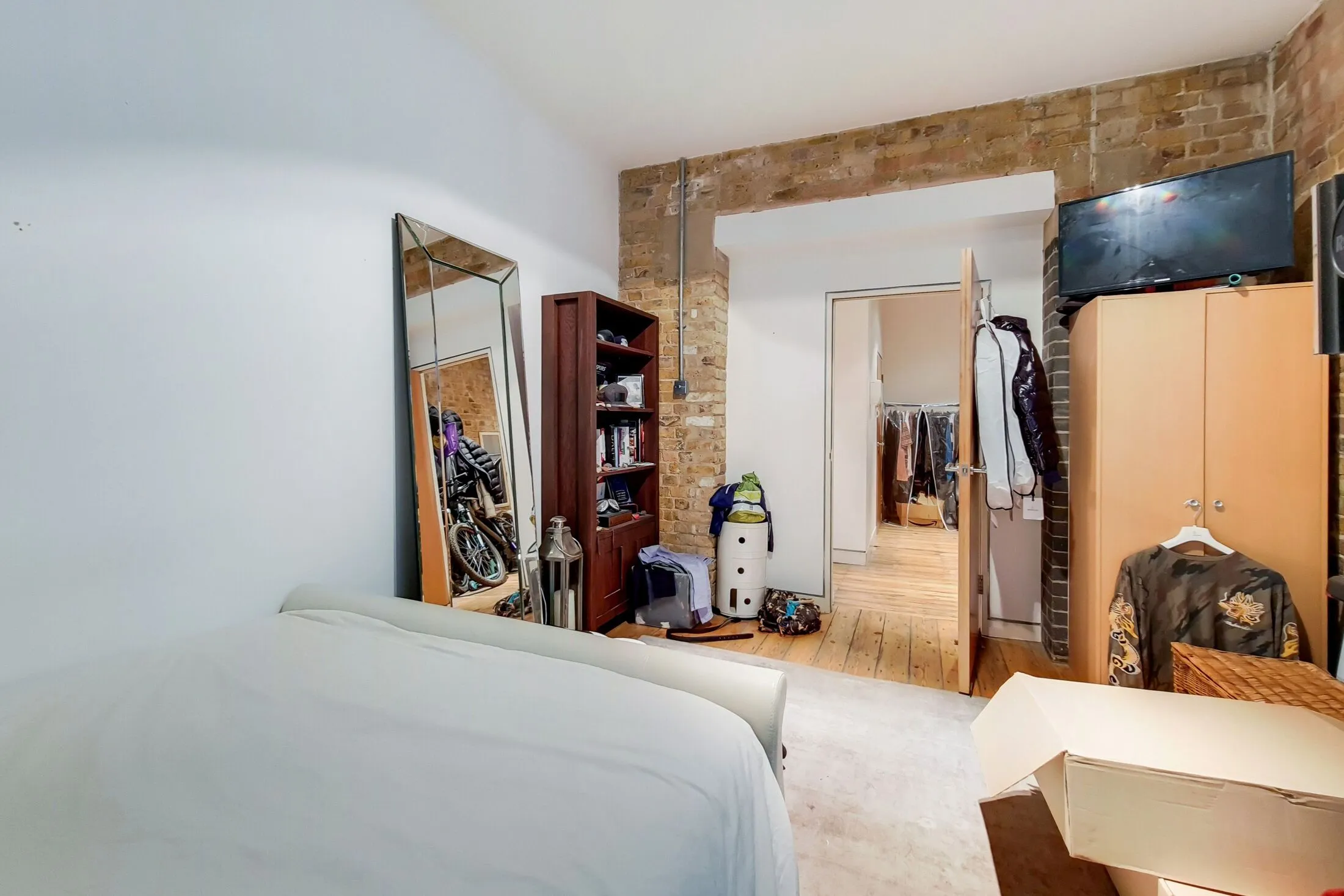 Flat Kingsland Road in Greater London