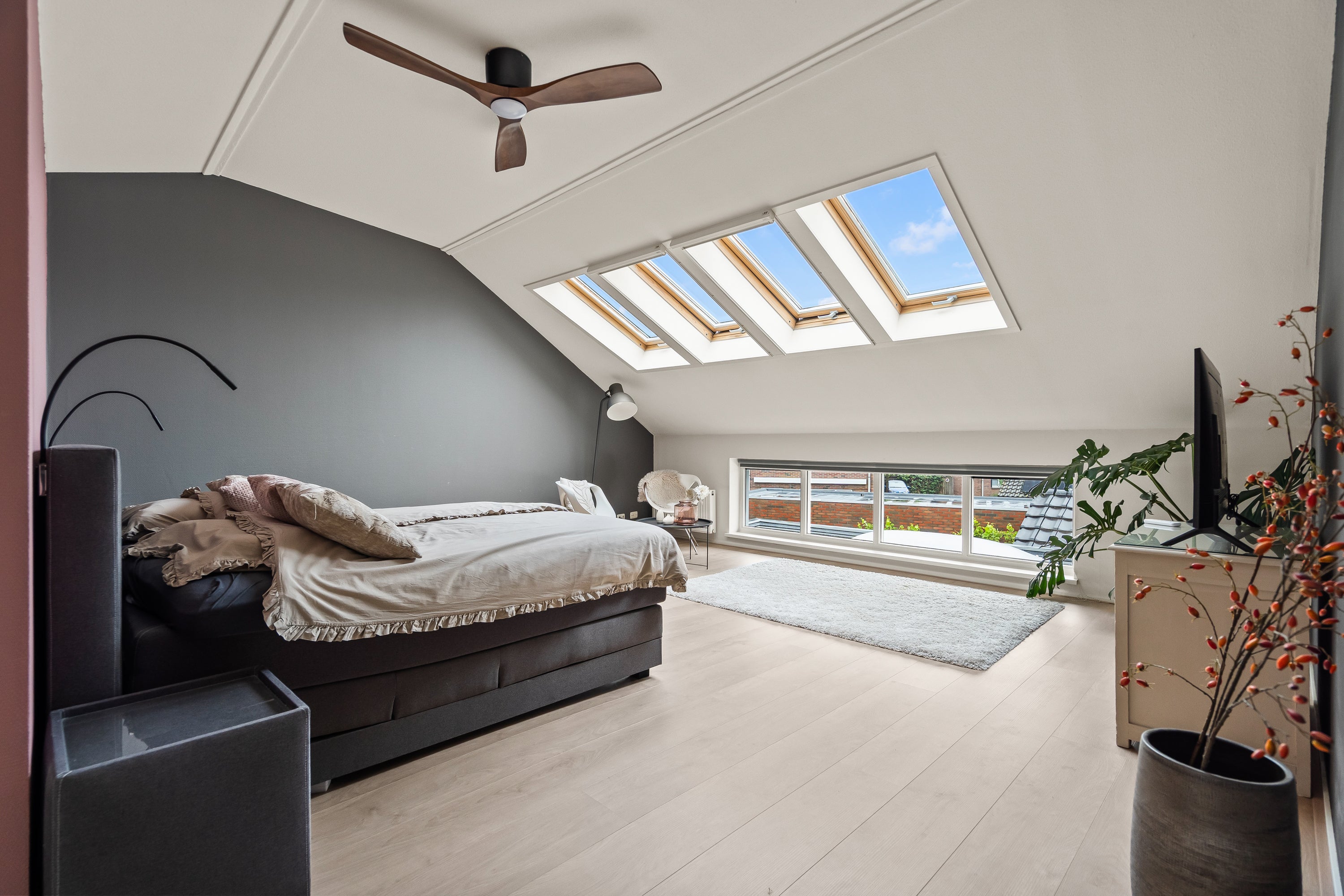 Tussenwoning te koop: Sparrenhout 9, Houten