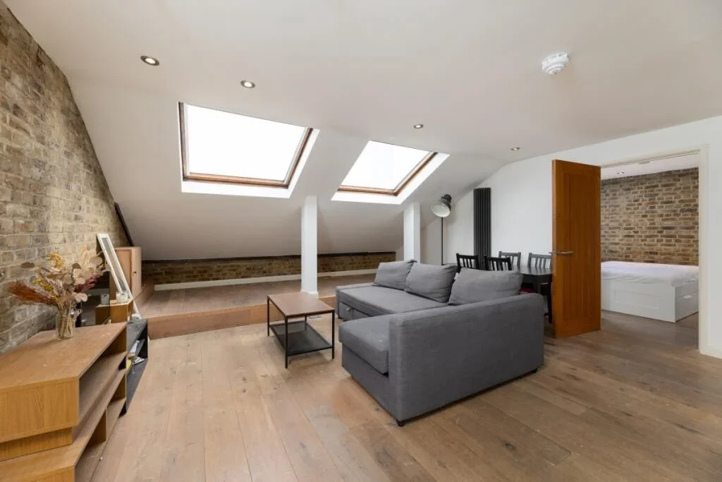 Flat Battersea Park Road in Greater London