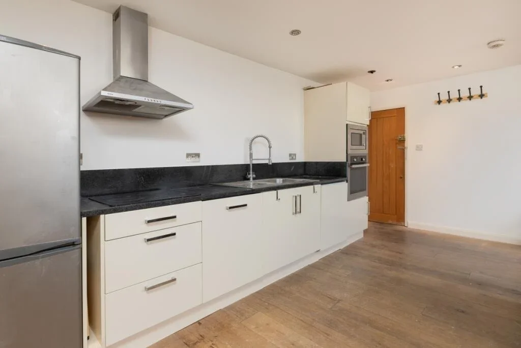 Flat Battersea Park Road in Greater London