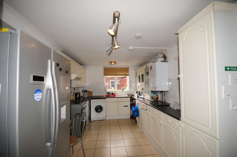 Room St Mary's Road in Greater London