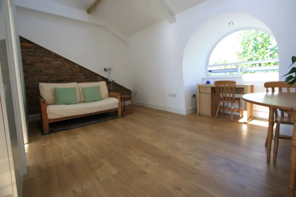 Flat Brighton Road in Greater London