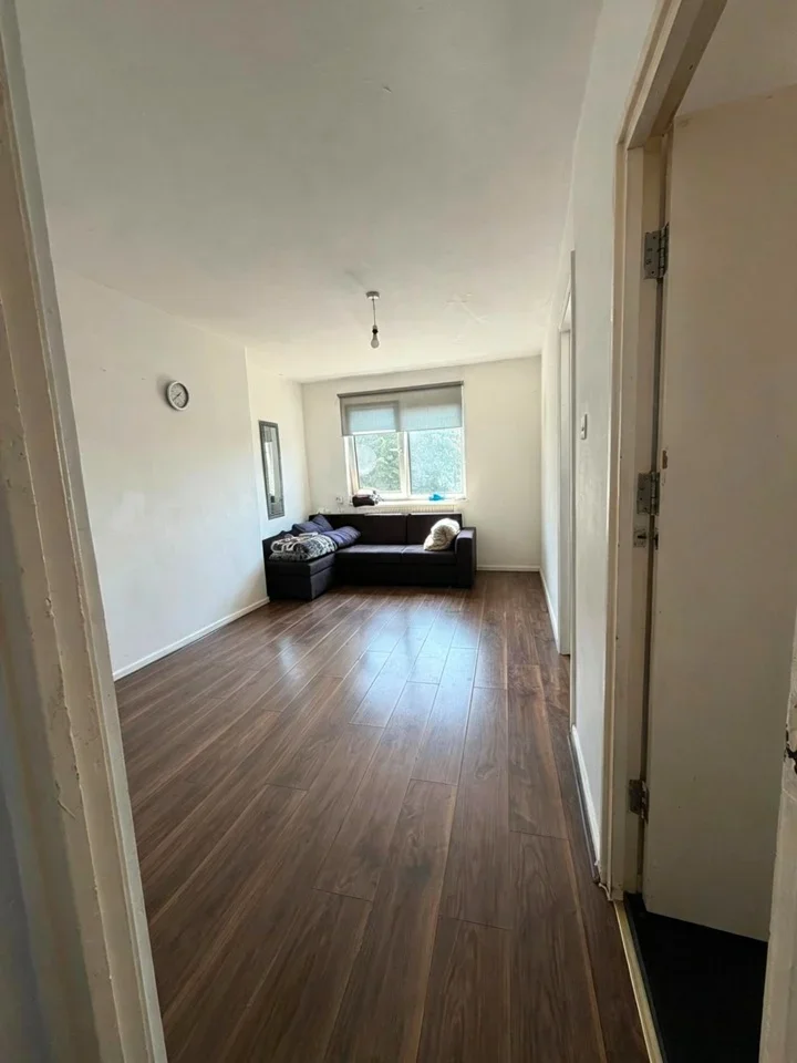 Flat Wellington Row in Greater London
