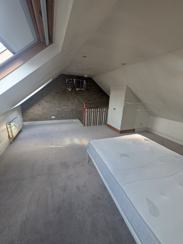 Room Old Devonshire Road in Greater London