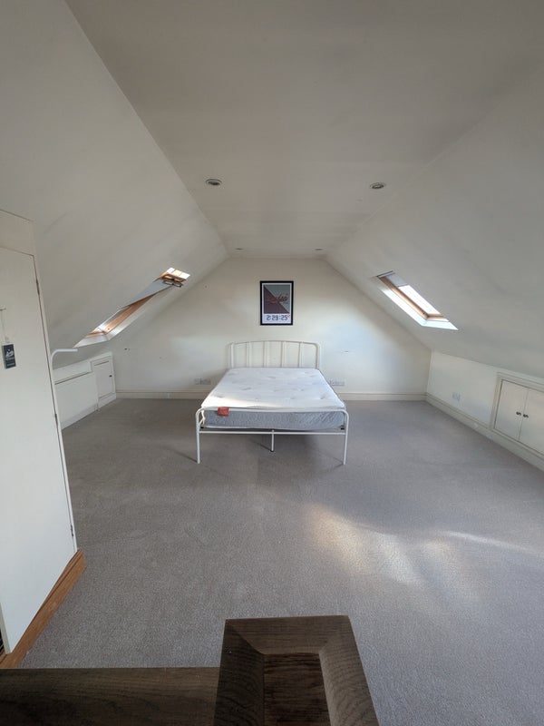 Room Old Devonshire Road in Greater London