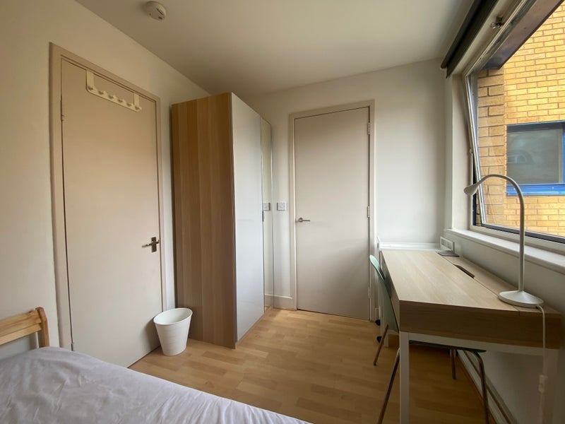 Flat Caledonian Road in Greater London