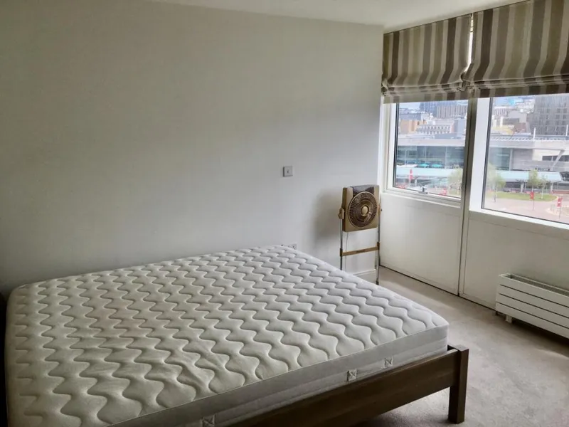 Flat Canning Place in Liverpool