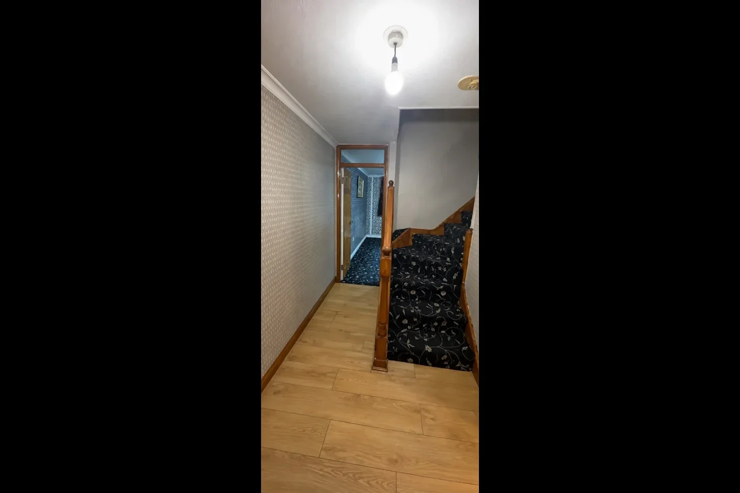 Flat Parkfield Drive in Greater London