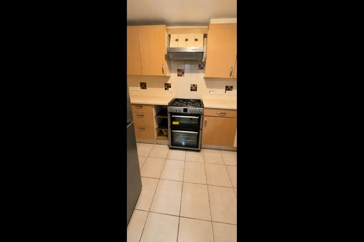 Flat Parkfield Drive in Greater London