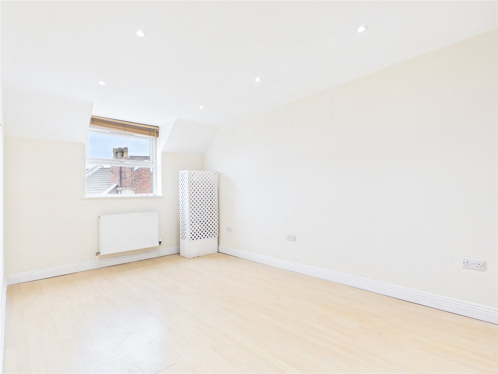 Flat Talbot Road in Bristol