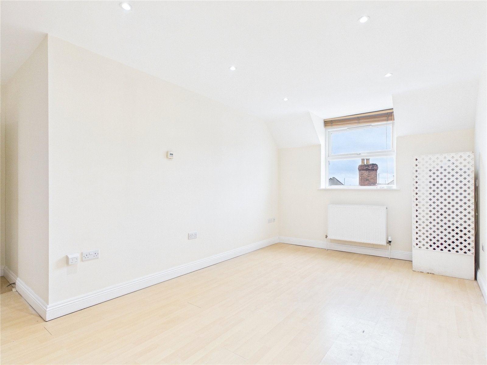 Flat Talbot Road in Bristol