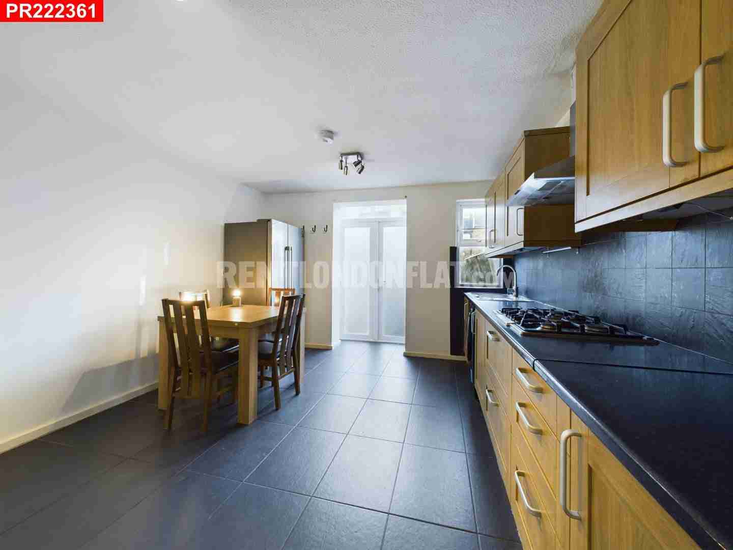 House Kingswood Close in Greater London