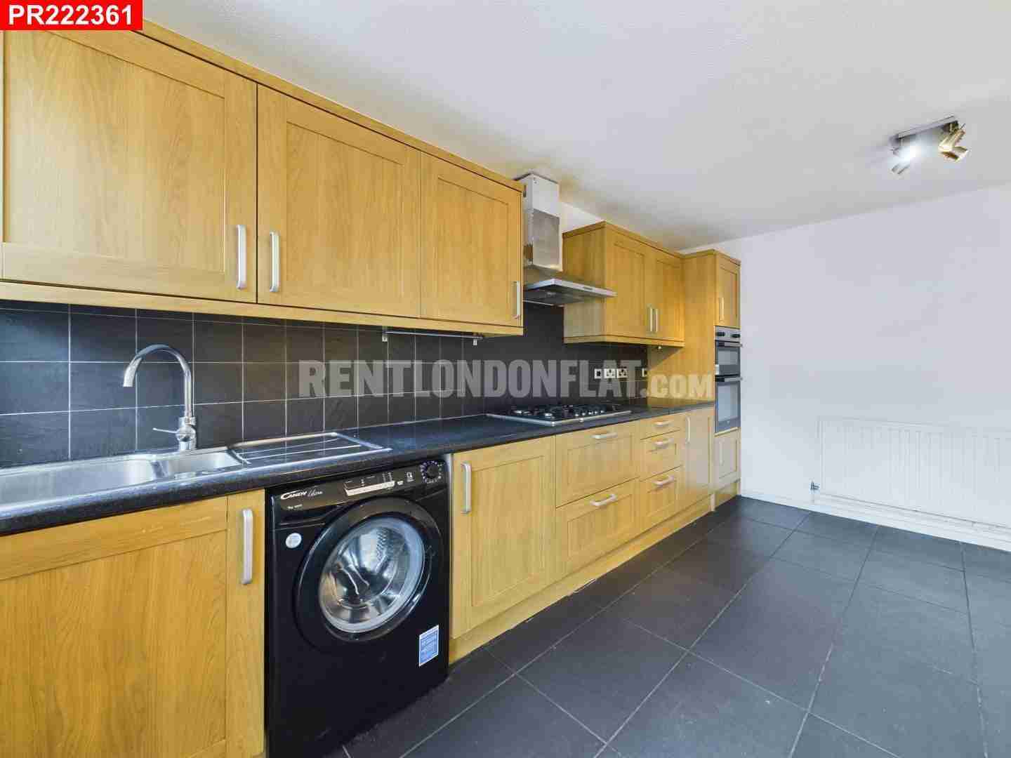 House Kingswood Close in Greater London