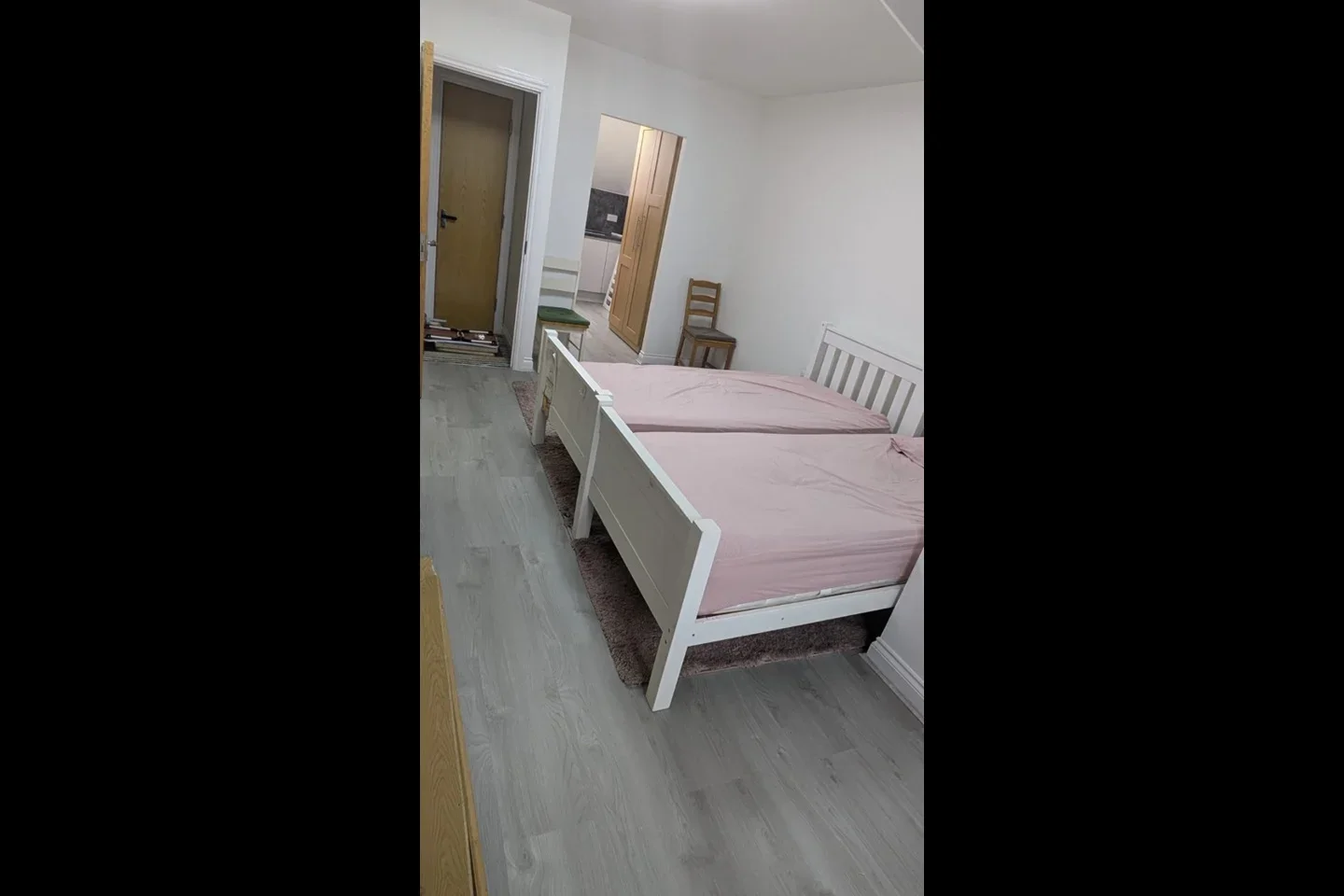 Room King Edward Avenue in Dartford