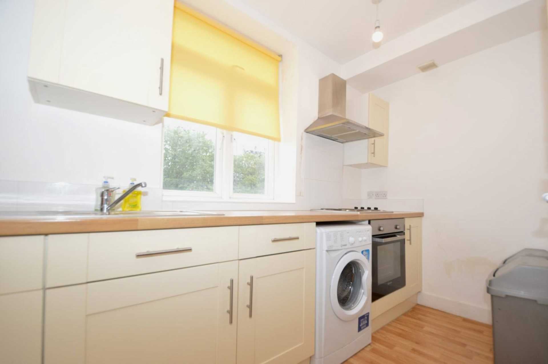 Flat Caledonian Road in Greater London