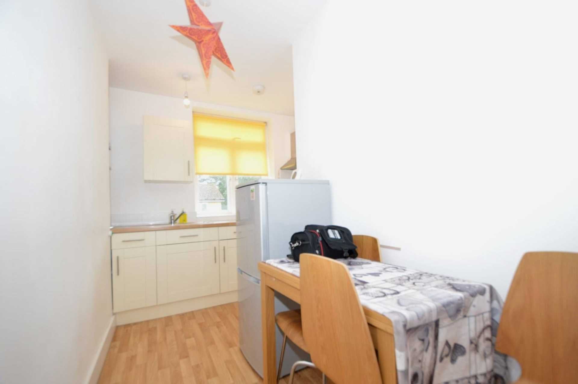 Flat Caledonian Road in Greater London