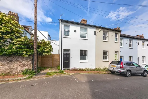 Flat St Peters Place in Lewes