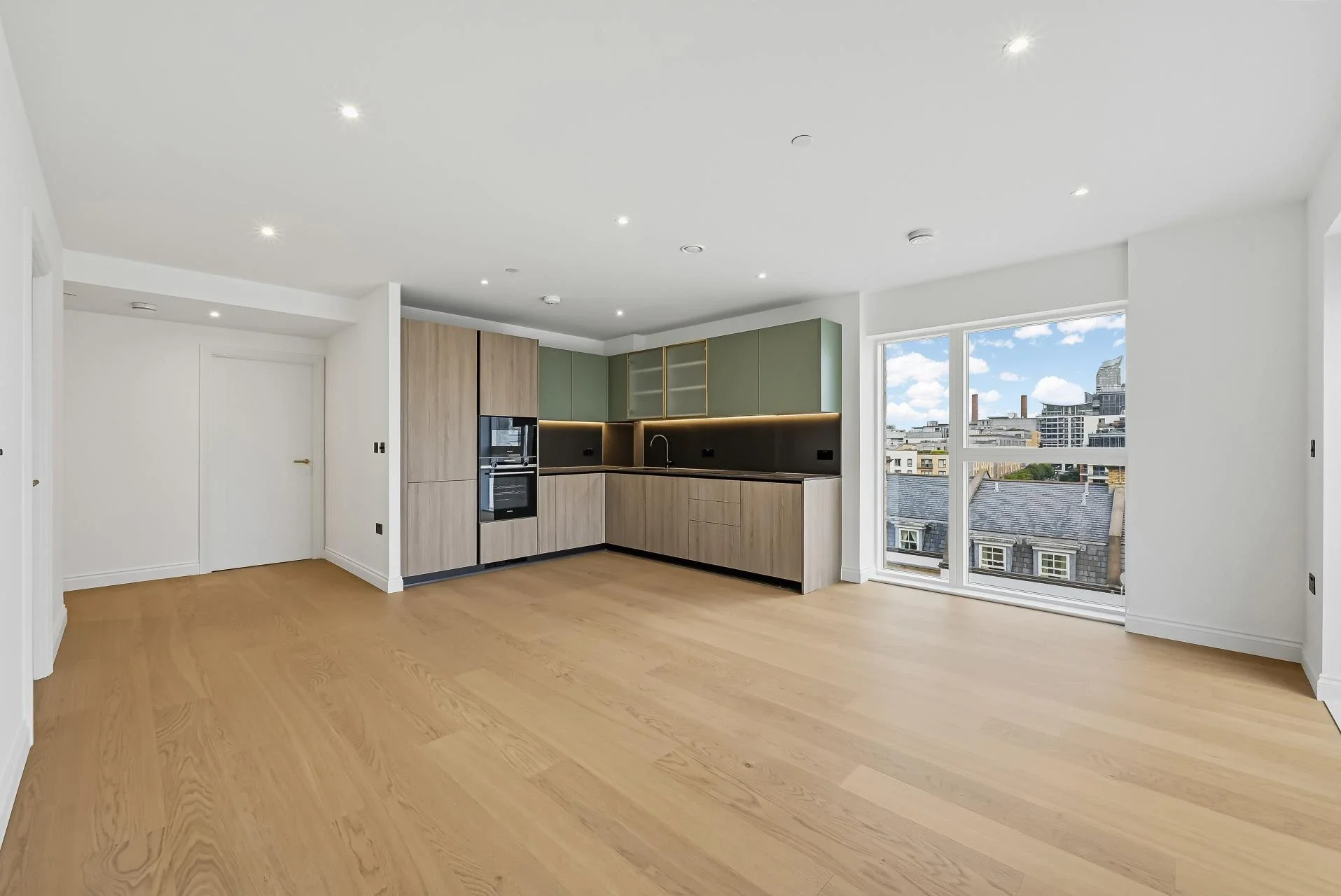 Flat Charlow Close in Greater London