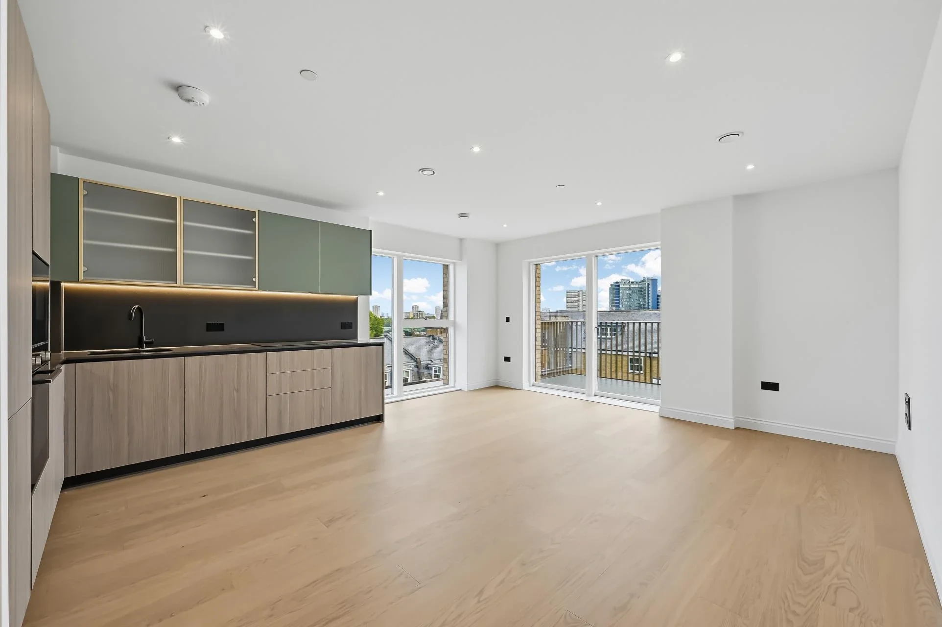 Flat Charlow Close in Greater London