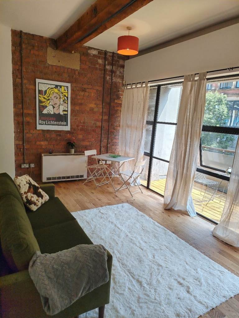 Room Chatham Street in Stockport