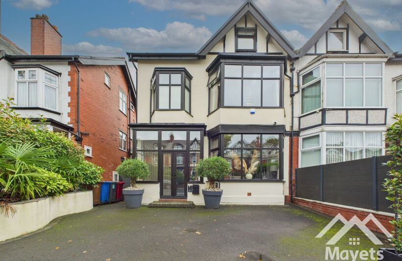 House Billinge Avenue in Blackburn